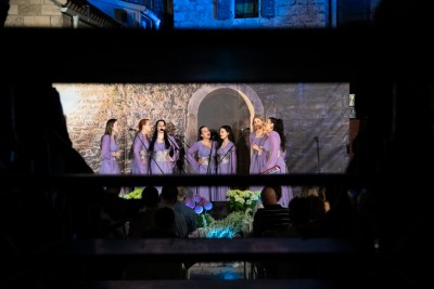 8 klapa Liron.jpg